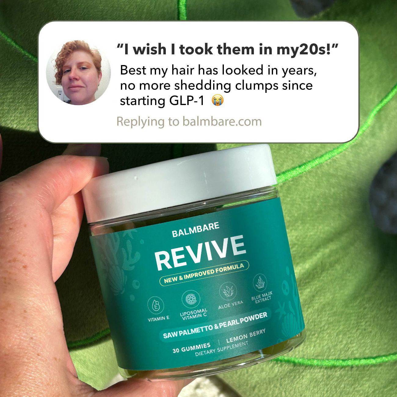 40oz insulated mug with a phone holder and free gifts included sign.